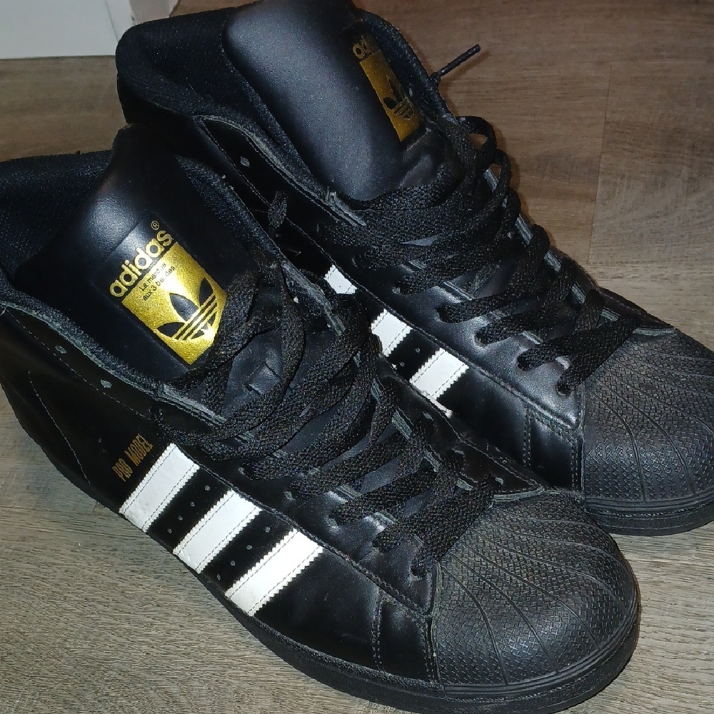 Adidas Men's Black and White Sneakers